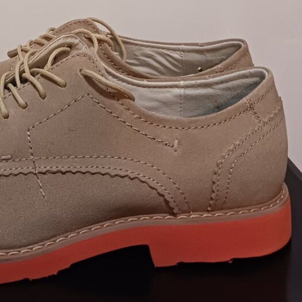 Stafford (Tailored Culture)-(Brown/Tan)-(Size 9.5)-(New)-$30.00 - Picture 2 of 6